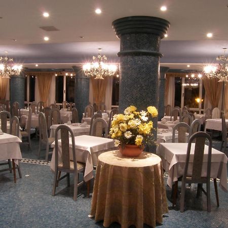 Hotel Torre Cristina Noja Exterior photo