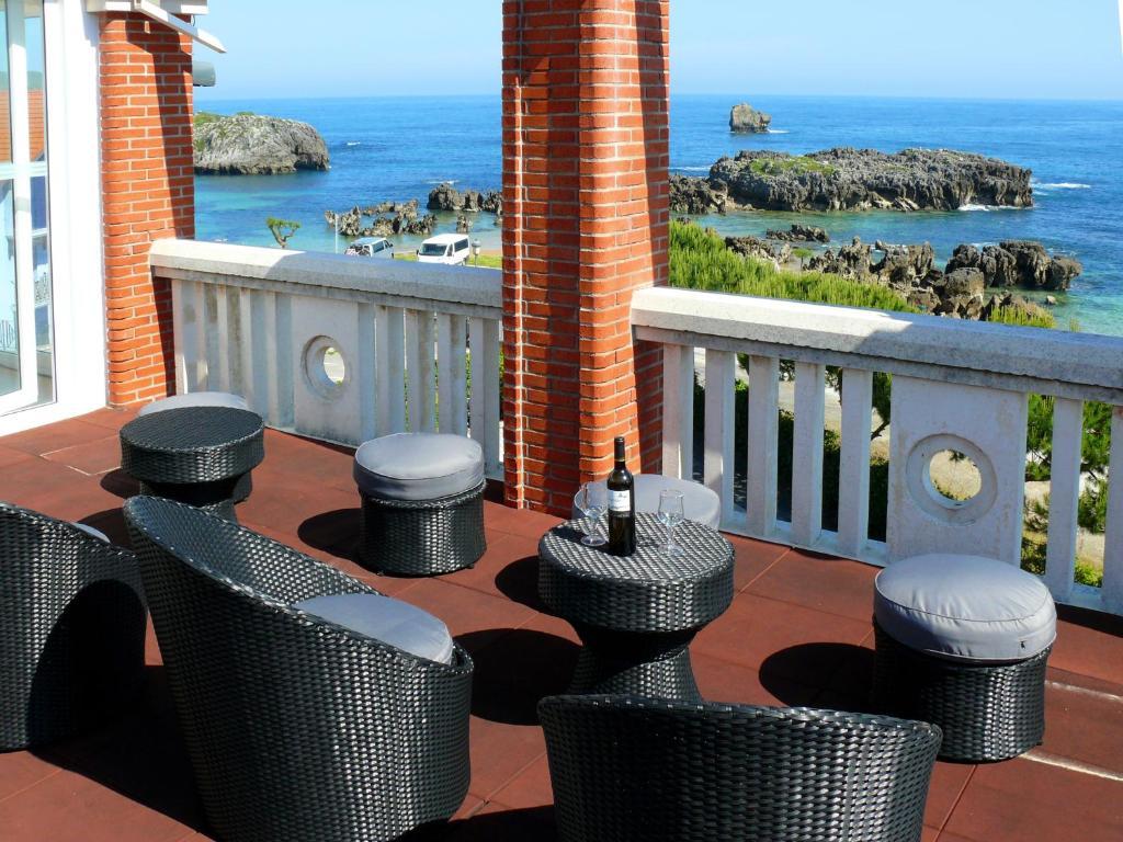 Hotel Torre Cristina Noja Exterior photo