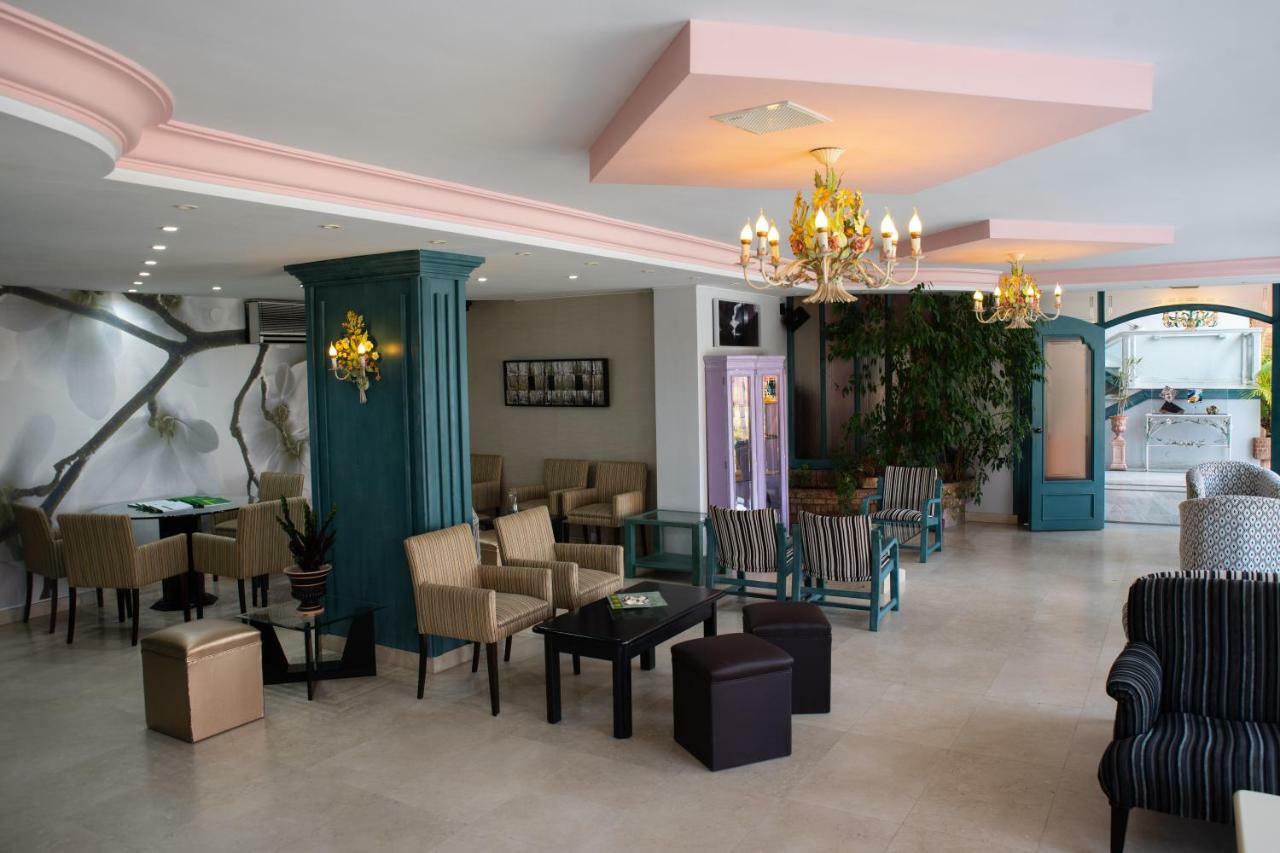Hotel Torre Cristina Noja Exterior photo